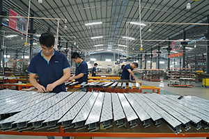 Aluminum window frame assembly