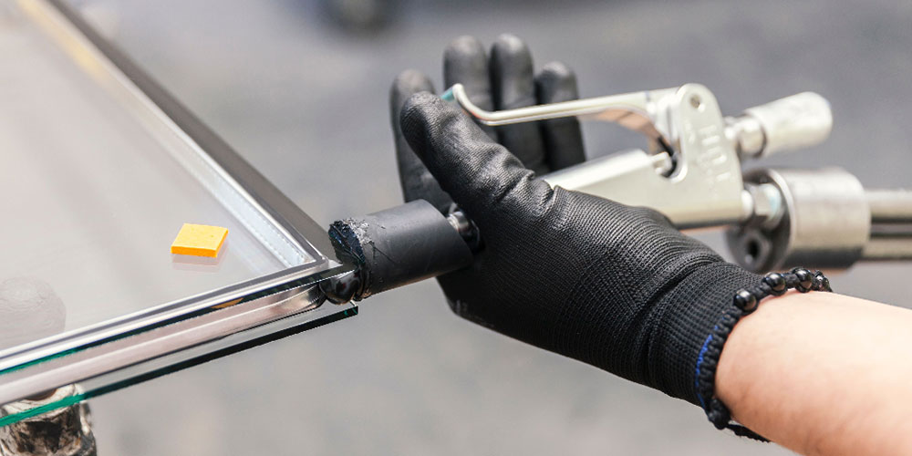 Insulating glass manufacturing
